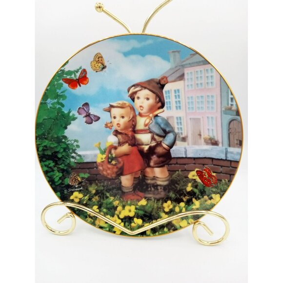 MJ Hummel Surprise Collector Plate Little Companions Danbury Mint Limited L4742 - Picture 2 of 12